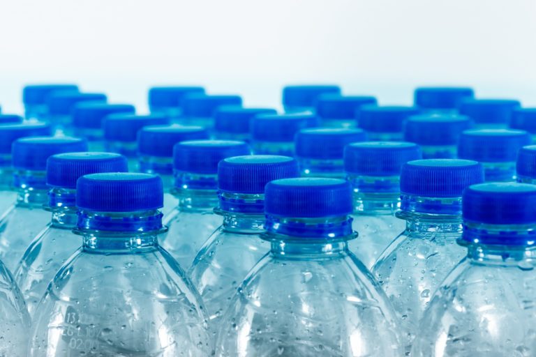 Butelka plastikowa – czy woda jest w niej zdrowa?
